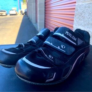 Pearl Izumi I-Beam Mens Cycling Shoes Black White Mesh Low Top Size 39/6.5US